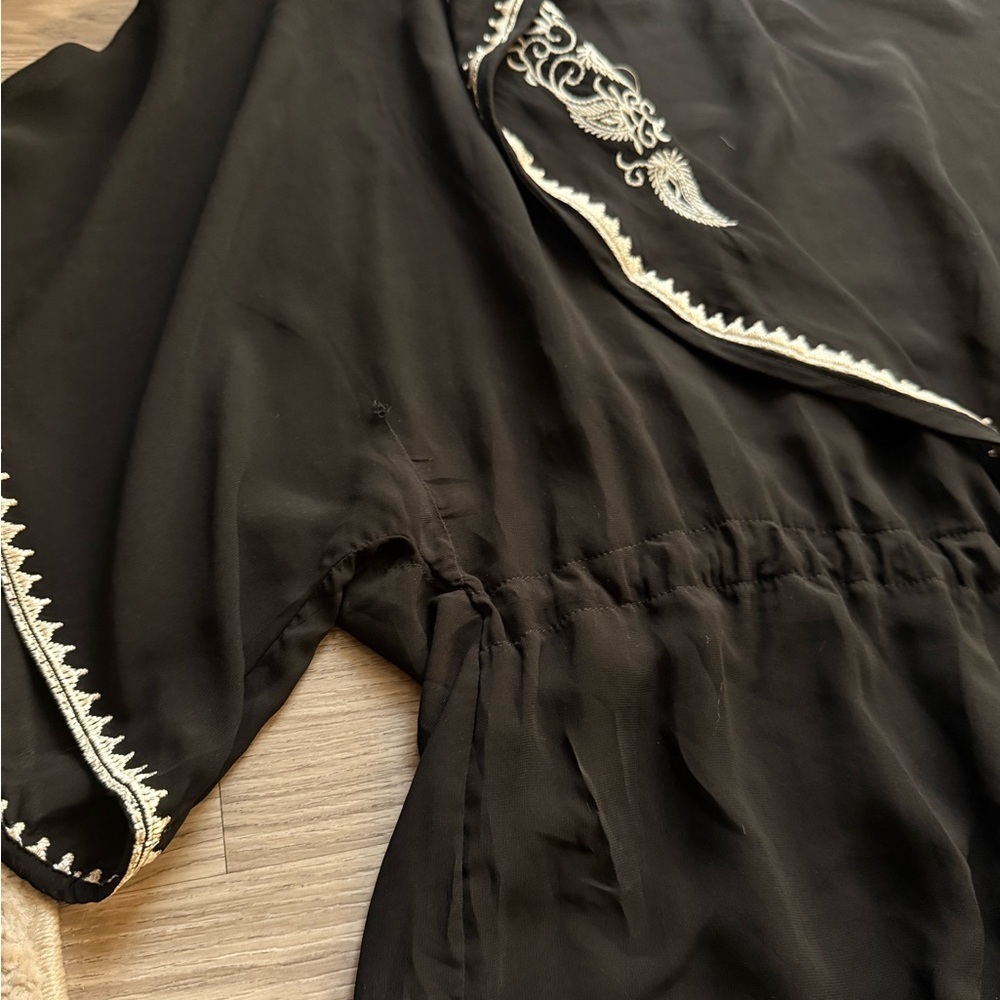 Black Embroidered throw over ties in front - Picture 2 of 3